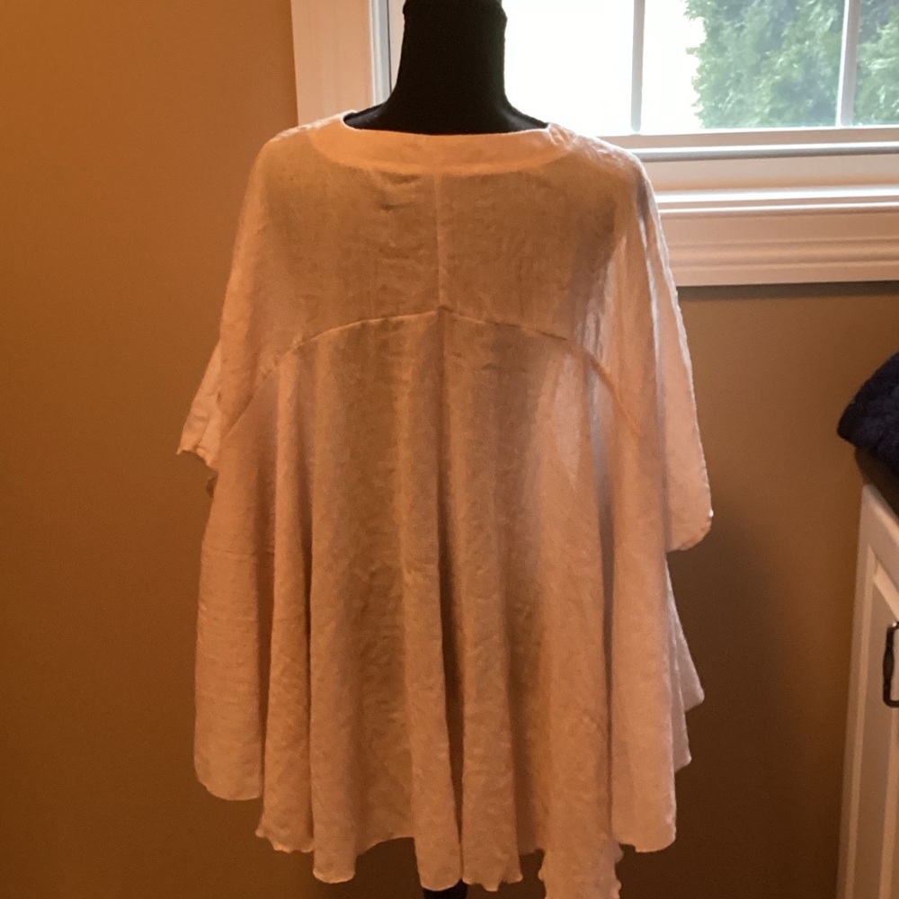 Easel Artsy Cream V-Neck Tunic Top Size Small - Picture 3 of 7